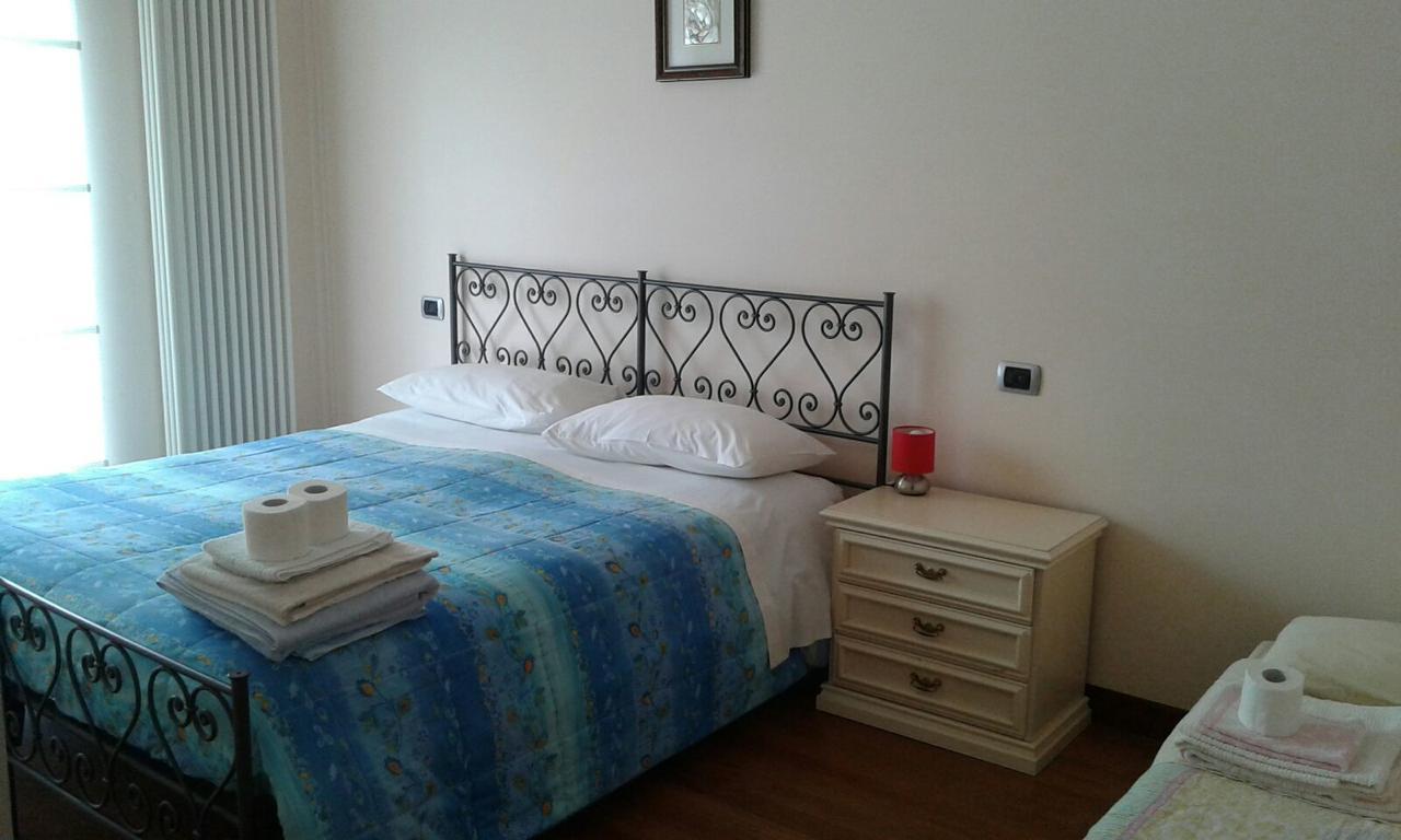 B & B Paradiso โลเรโต ภายนอก รูปภาพ